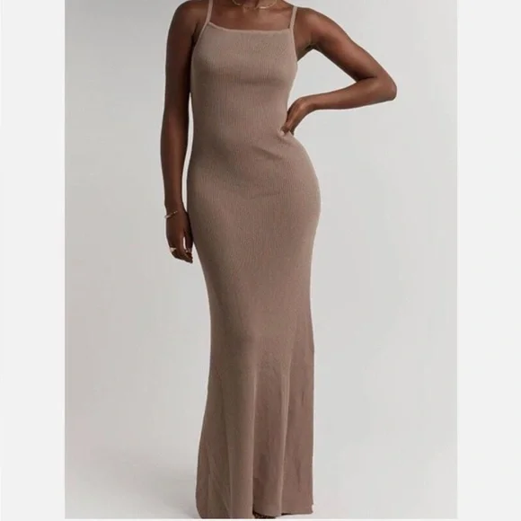 Dissh Athena Sleeveless Body Con Maxi Dress Ribbed - Picture 2 of 7